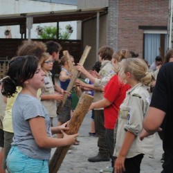 Uitladen Materiaal  24 - Scouts en Gidsen Zaventem 
